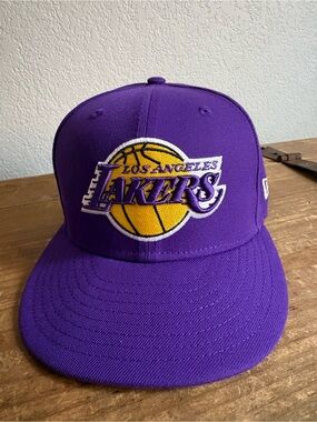 New Era Los Angeles Lakers Purple and Yellow Snapback Hat 7 1/8 Fitted 🧢 🏀 🟣🟡